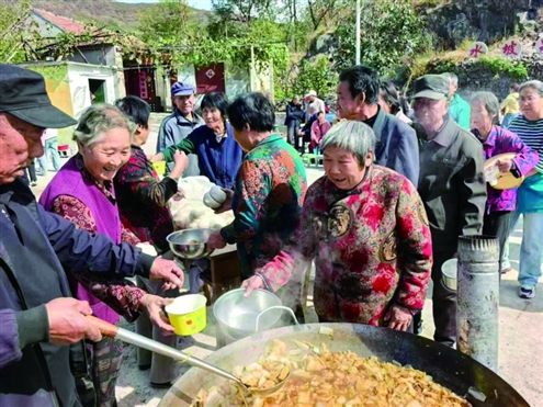 章丘区普集街道高龄老人就餐“村村助”启动仪式现场暖意融融